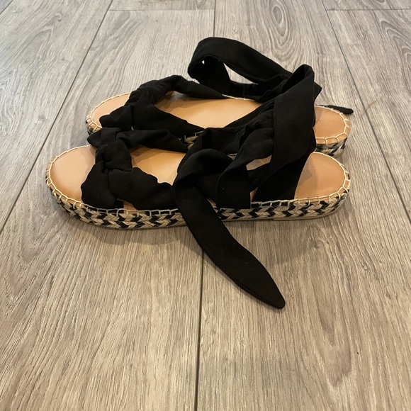 Old navy lace up espadrilles - Picture 3 of 4